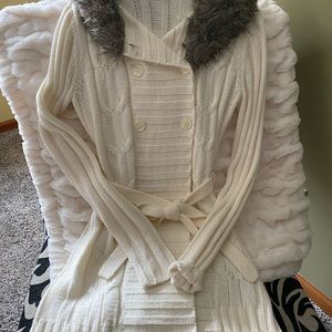 Daisy Fuentes Belted Winter White Sweater with Fur Collar